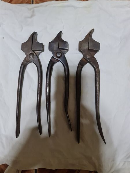 Vand scule vechi cizmarie.